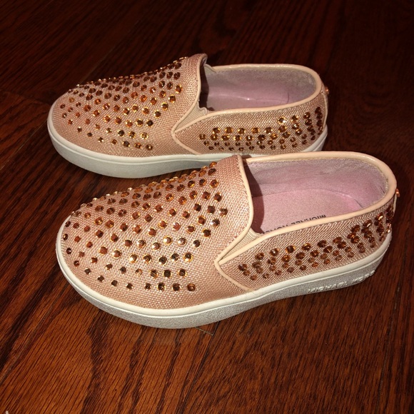 Sneaker slides - Picture 2 of 4